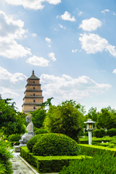 夏天中国陕西西安大慈恩寺遗址公园景观