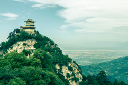 夏天的中国陕西西安秦岭北麓山脉终南山南五台风景旧胶片风格