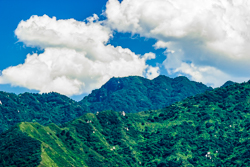 中国陕西西安秦岭北麓山脉夏天风景