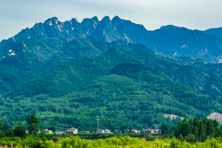 夏天的中国陕西西安秦岭北麓山脉风景