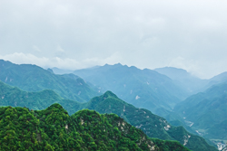 夏天的中国陕西西安秦岭北麓山脉风景