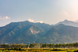 秋天中国陕西西安秦岭北麓山脉风景